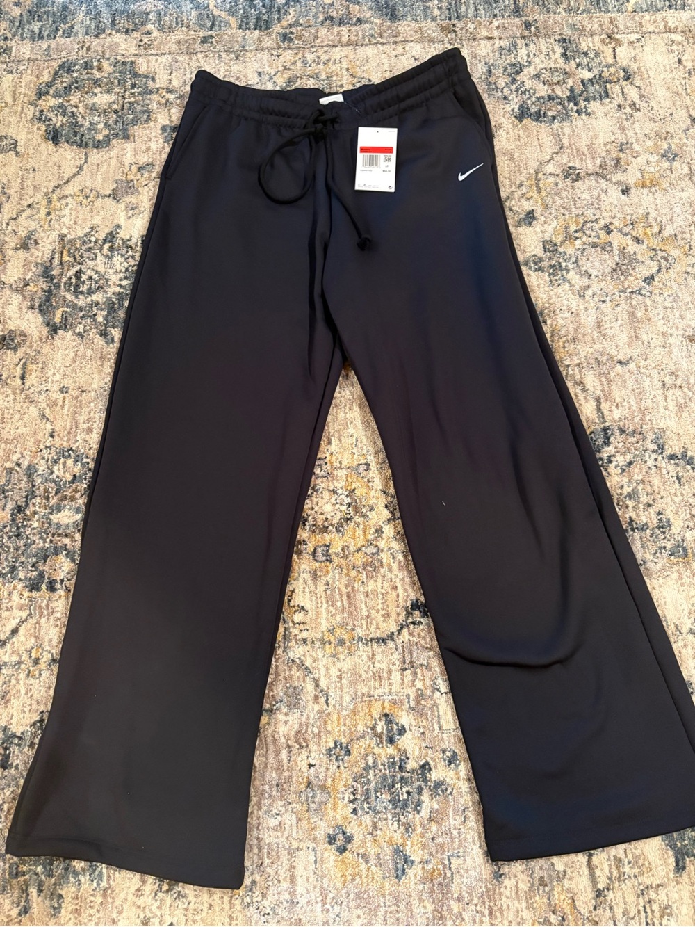 Women’s Nike Standard Fit Full Length Sweatpants Activewear Black L CU5529-011